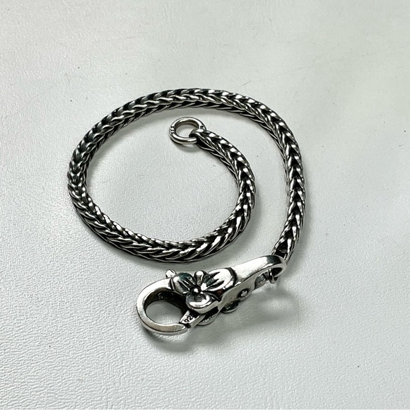 Trollbeads LAA Sterling Bracelet w/double Clasp Flower Lock - Picture 2 of 8